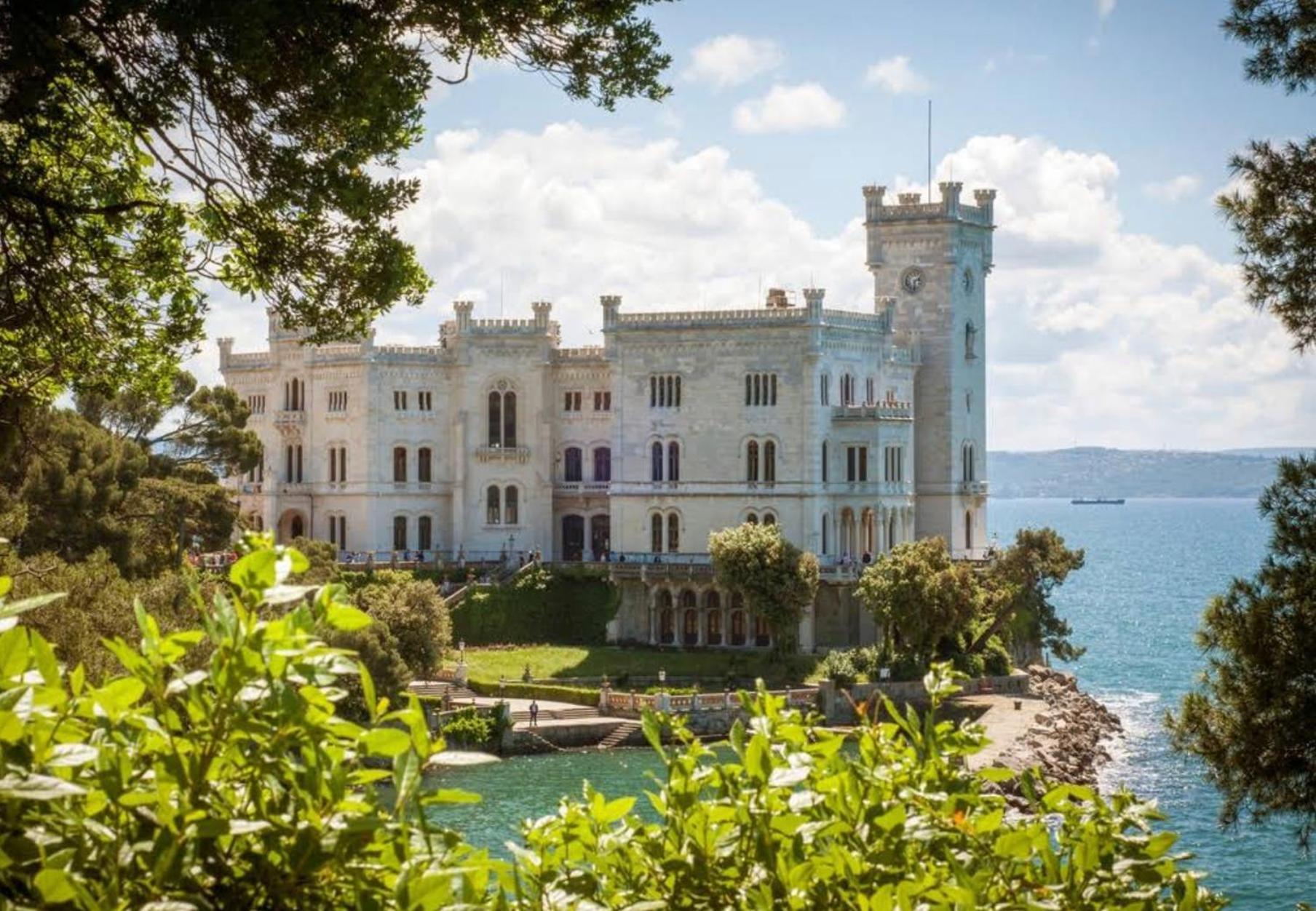 Residence Montanelli Trieste Esterno foto